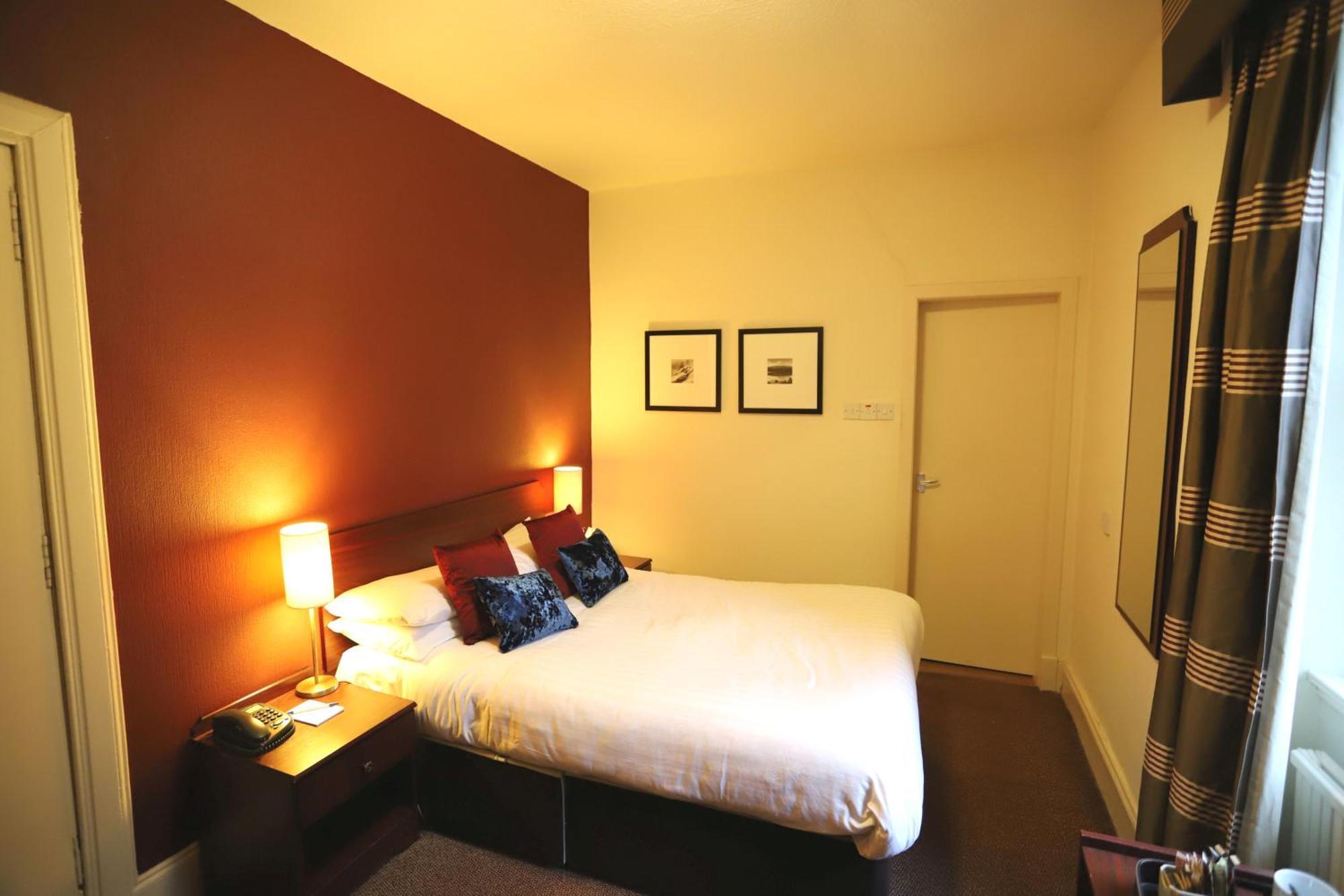 Ben Wyvis Hotel Strathpeffer Room photo
